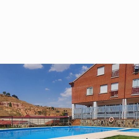 Apartahotel La Lastrilla Exteriör bild